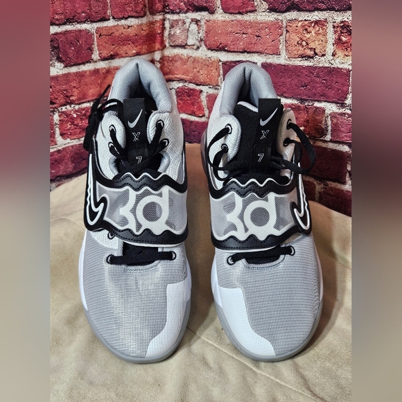 Nike KD Trey 5 White N Black N Wolf Gray Mens Size 13 Brand New - Picture 2 of 7